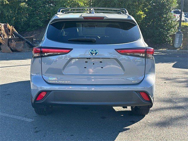 2022 Toyota Highlander Hybrid Bronze Edition