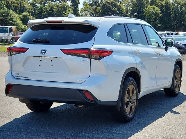 2022 Toyota Highlander Hybrid Bronze Edition