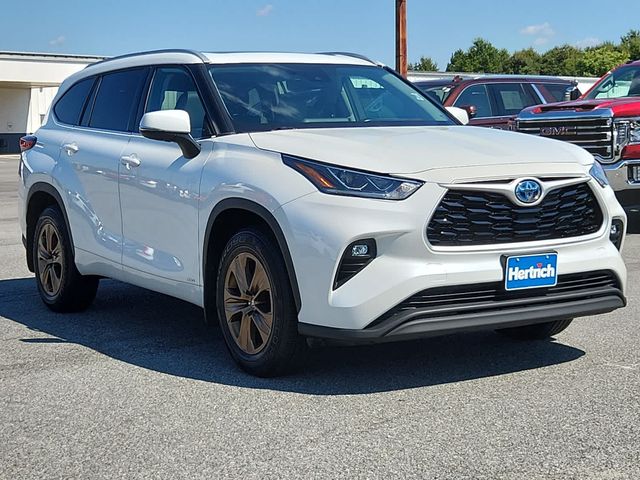 2022 Toyota Highlander Hybrid Bronze Edition