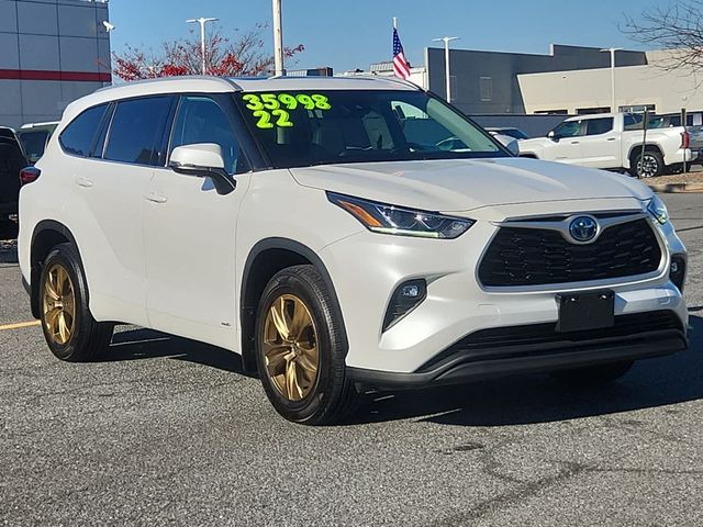 2022 Toyota Highlander Hybrid Bronze Edition