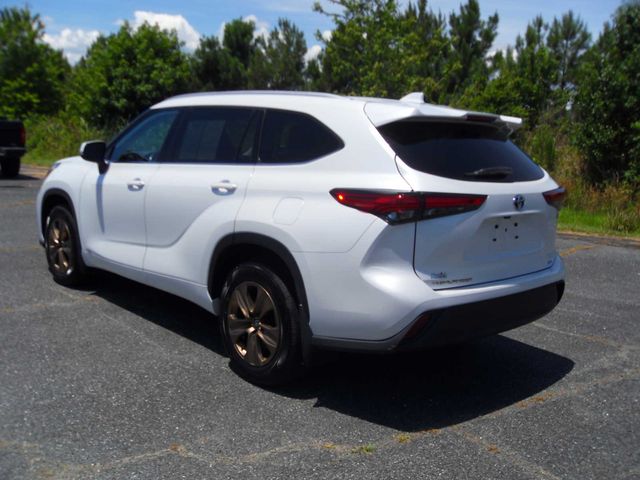 2022 Toyota Highlander Hybrid Bronze Edition