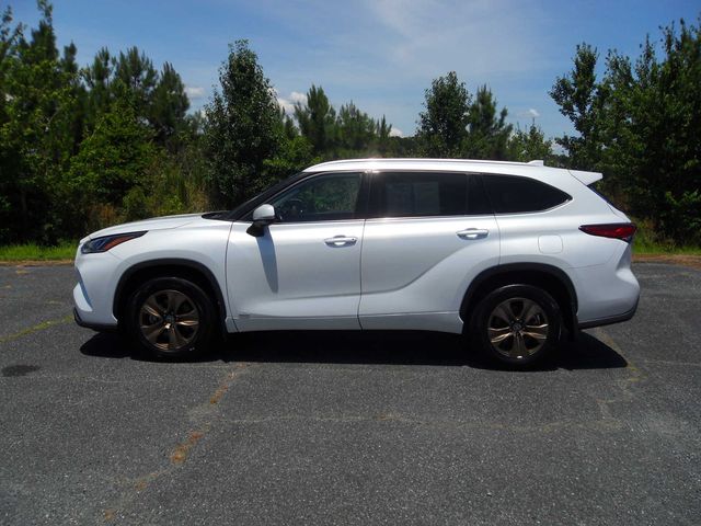 2022 Toyota Highlander Hybrid Bronze Edition