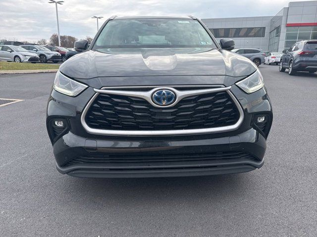 2022 Toyota Highlander Hybrid Bronze Edition