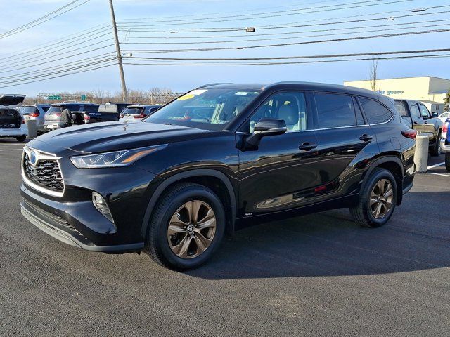 2022 Toyota Highlander Hybrid Bronze Edition