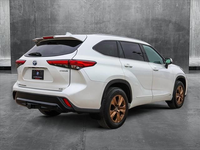 2022 Toyota Highlander Hybrid Bronze Edition