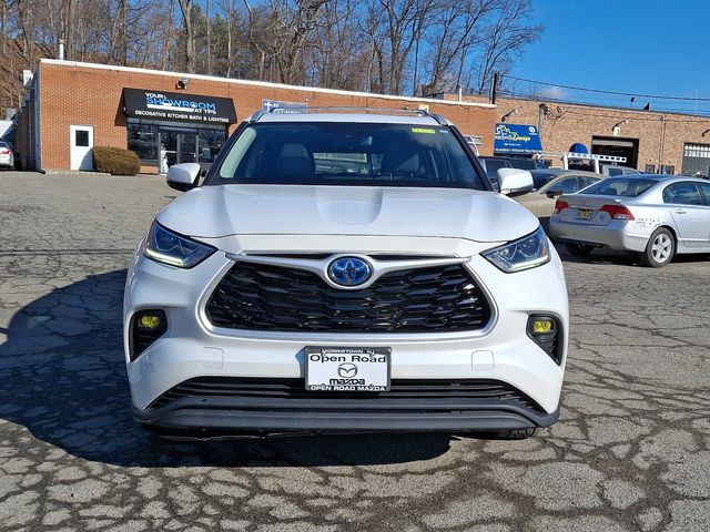 2022 Toyota Highlander Hybrid Bronze Edition