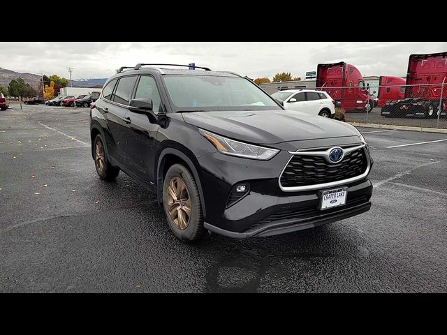 2022 Toyota Highlander Hybrid Bronze Edition