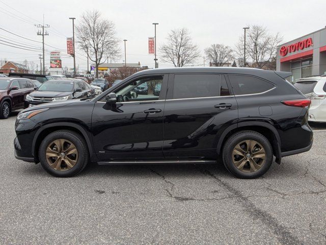 2022 Toyota Highlander Hybrid Bronze Edition