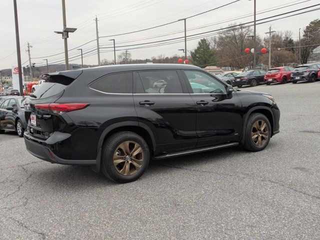 2022 Toyota Highlander Hybrid Bronze Edition