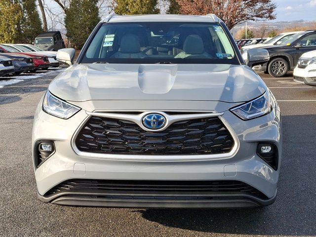 2022 Toyota Highlander Hybrid Bronze Edition