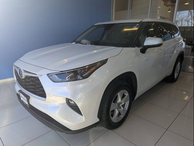 2022 Toyota Highlander Hybrid LE