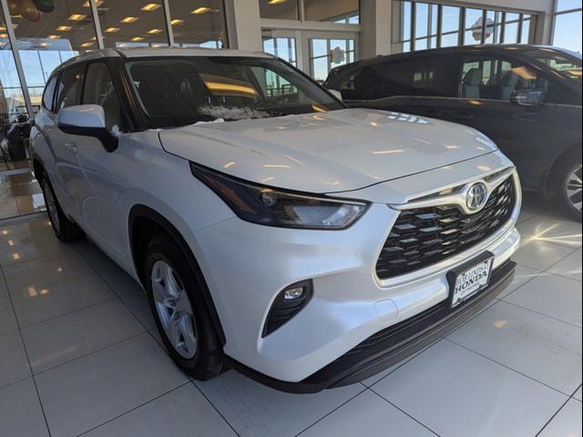 2022 Toyota Highlander Hybrid LE