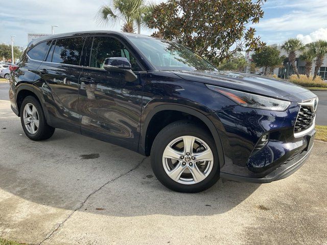 2022 Toyota Highlander Hybrid LE