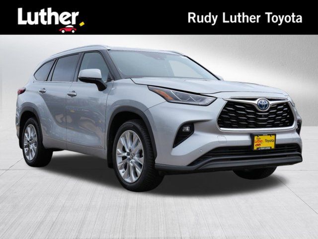 2022 Toyota Highlander Hybrid Limited