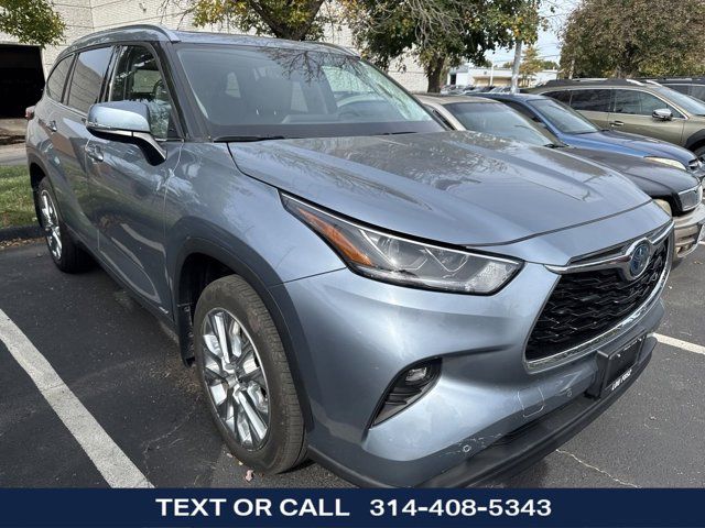 2022 Toyota Highlander Hybrid Limited