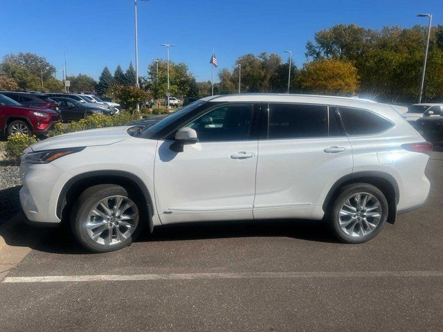 2022 Toyota Highlander Hybrid Limited