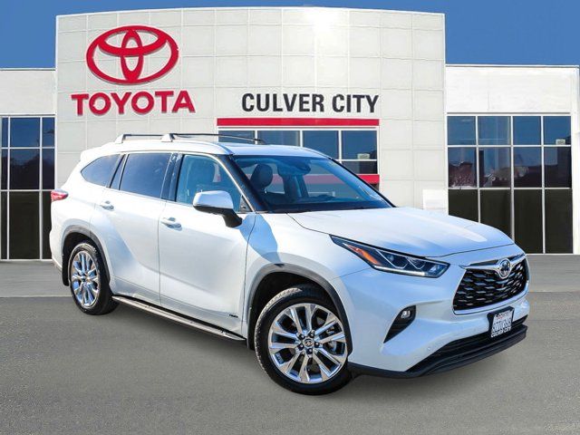 2022 Toyota Highlander Hybrid Limited