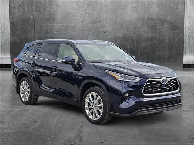 2022 Toyota Highlander Hybrid Limited