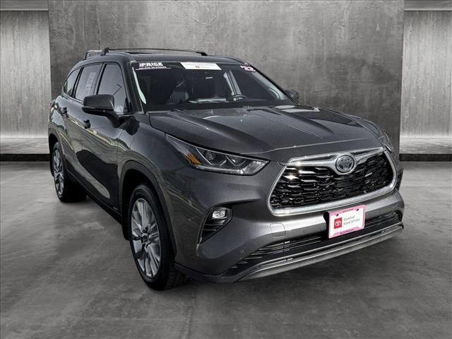 2022 Toyota Highlander Hybrid Limited