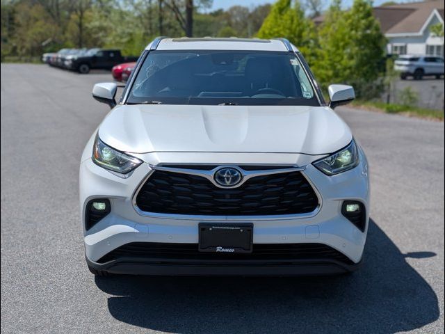 2022 Toyota Highlander Hybrid Limited