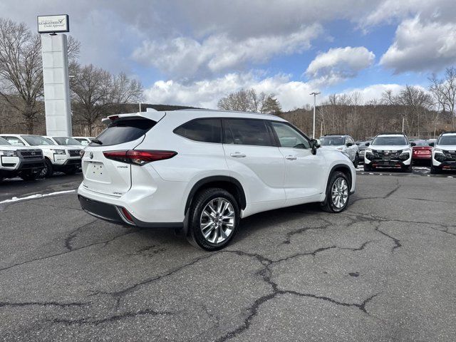 2022 Toyota Highlander Hybrid Limited