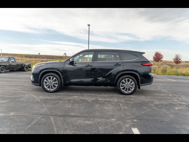 2022 Toyota Highlander Hybrid Limited