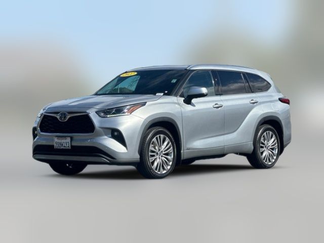 2022 Toyota Highlander Hybrid Platinum