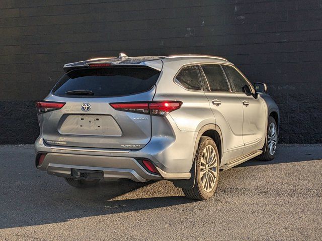 2022 Toyota Highlander Hybrid Platinum