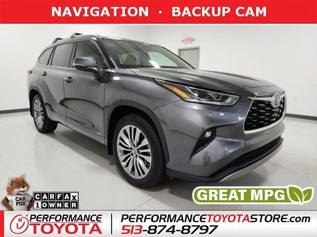 2022 Toyota Highlander Hybrid Platinum