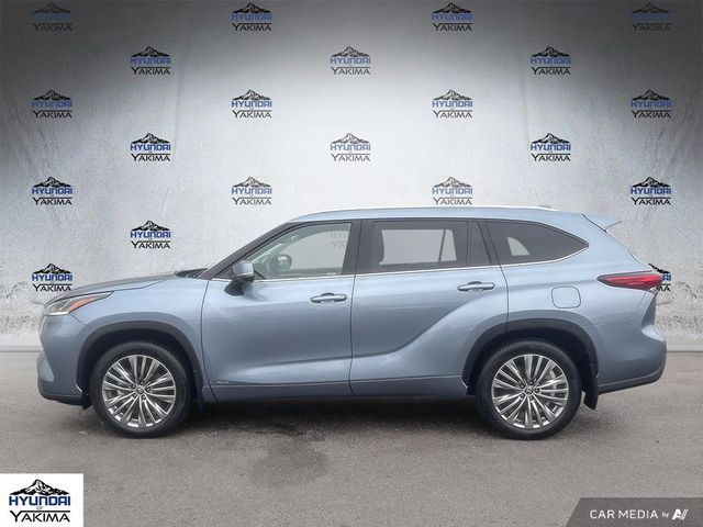 2022 Toyota Highlander Hybrid Platinum