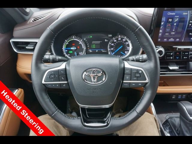 2022 Toyota Highlander Hybrid Platinum