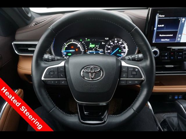 2022 Toyota Highlander Hybrid Platinum