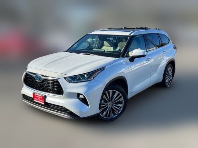 2022 Toyota Highlander Hybrid Platinum