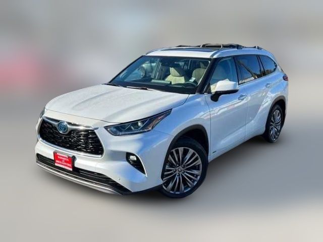 2022 Toyota Highlander Hybrid Platinum