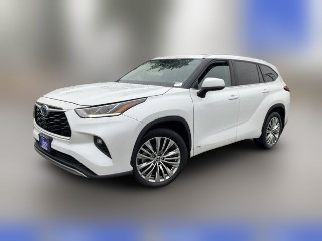 2022 Toyota Highlander Hybrid Platinum