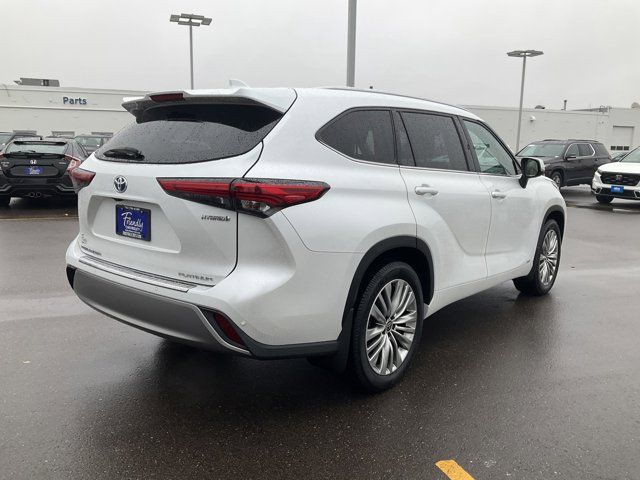 2022 Toyota Highlander Hybrid Platinum