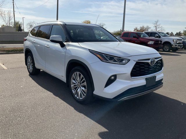 2022 Toyota Highlander Hybrid Platinum