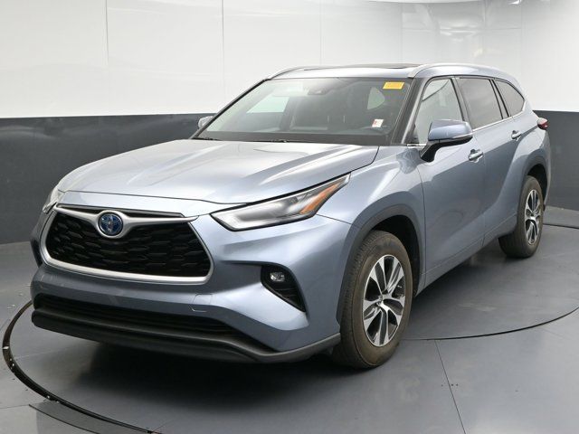 2022 Toyota Highlander Hybrid XLE