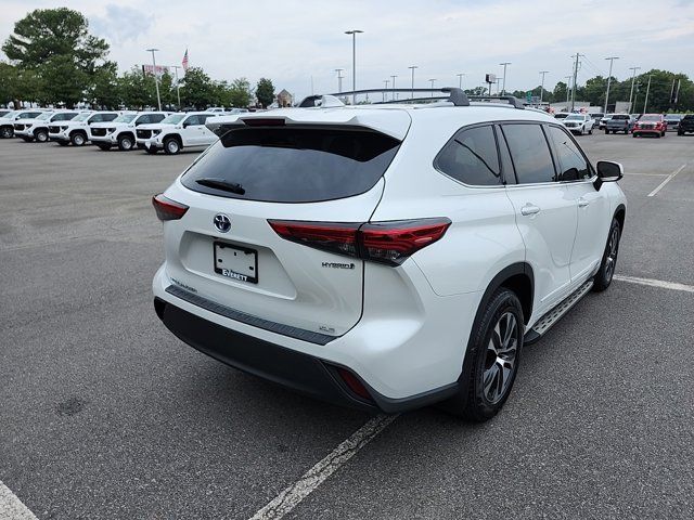 2022 Toyota Highlander Hybrid XLE