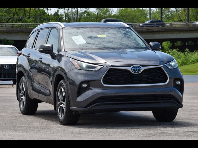 2022 Toyota Highlander Hybrid XLE