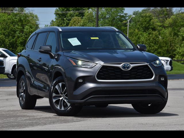 2022 Toyota Highlander Hybrid XLE