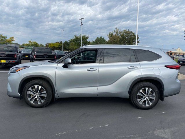 2022 Toyota Highlander Hybrid XLE