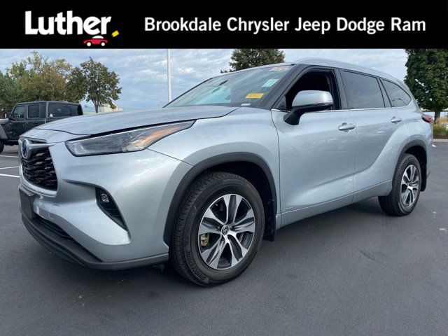 2022 Toyota Highlander Hybrid XLE