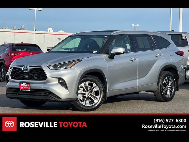 2022 Toyota Highlander Hybrid XLE