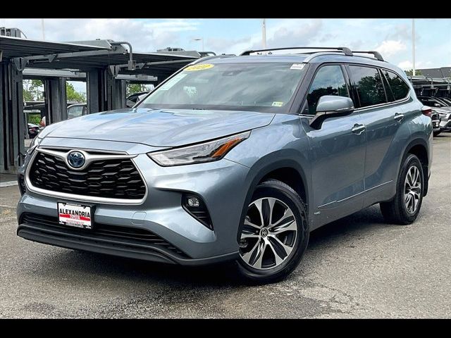 2022 Toyota Highlander Hybrid XLE