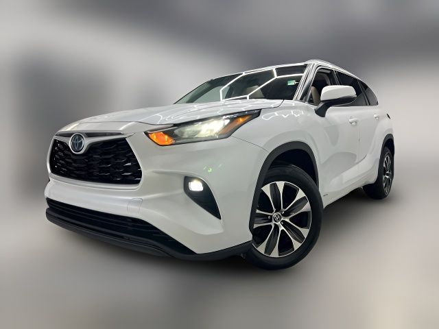 2022 Toyota Highlander Hybrid XLE