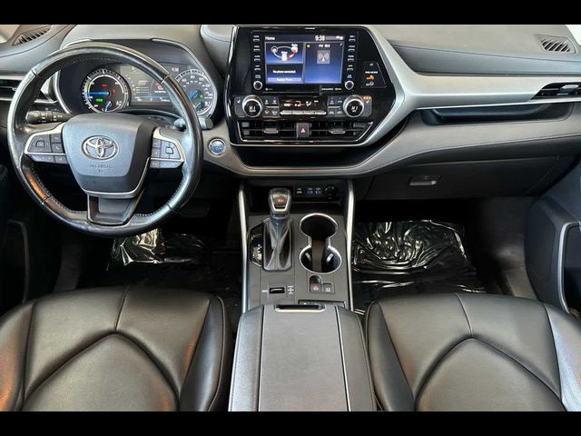 2022 Toyota Highlander Hybrid XLE