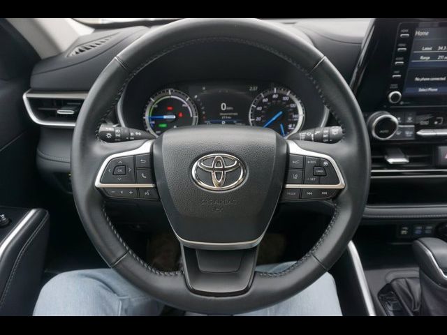 2022 Toyota Highlander Hybrid XLE