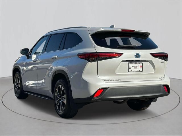 2022 Toyota Highlander Hybrid XLE