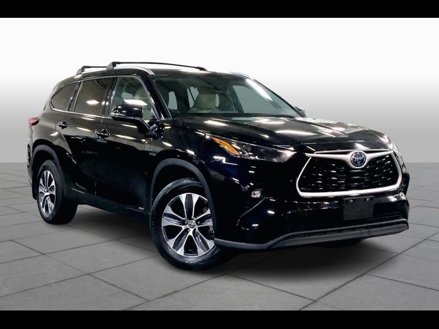 2022 Toyota Highlander Hybrid XLE